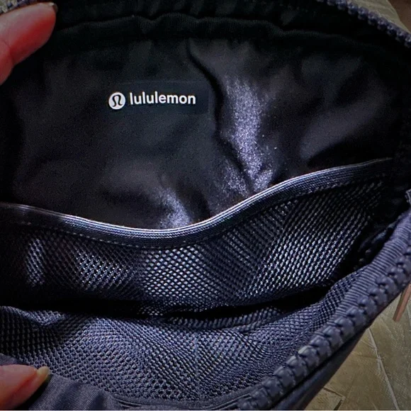 lululemon athletica Black Belt Bag new without tags - Picture 8 of 16